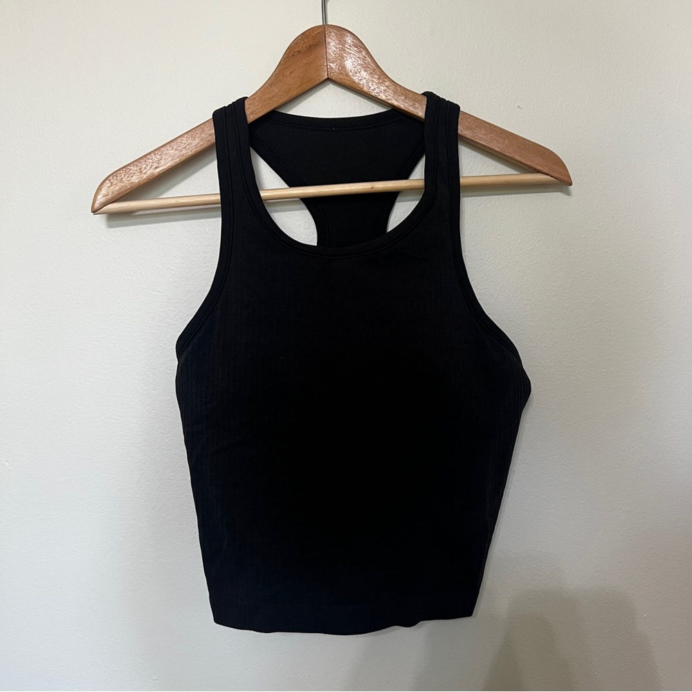 Lululemon EBB TO STREET RACERBACK CROP TANK
Black